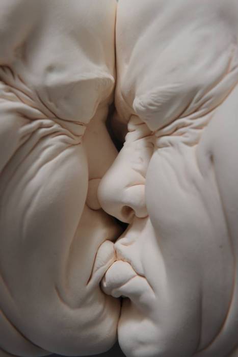20 неординарных скульптур, которые ярко передают эмоции человека