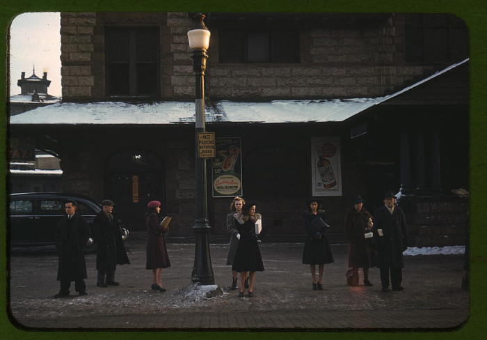 Цветные ретро фотографии из жизни простых американцев в 1940-х годах