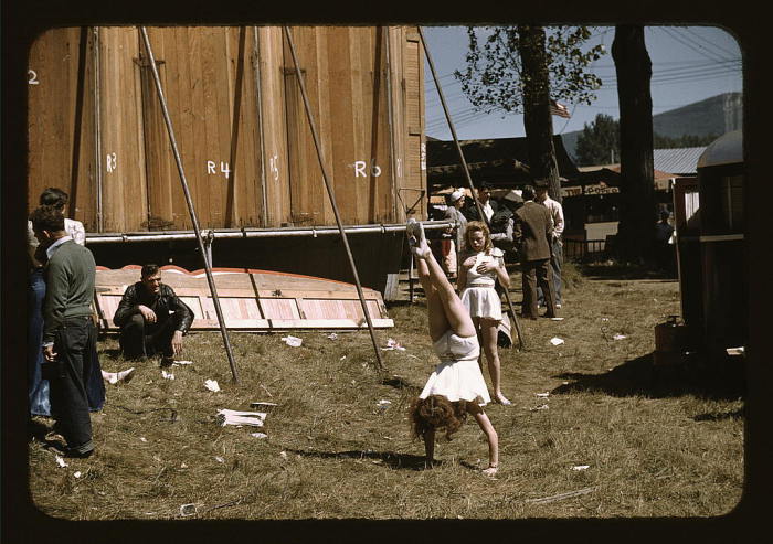 Цветные ретро фотографии из жизни простых американцев в 1940-х годах