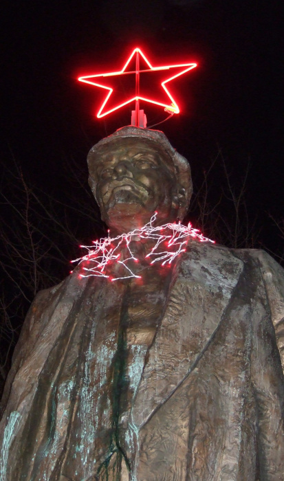 Почему застрелился автор памятника Сталину в Праге и другие истории зарубежных памятников русским правителям