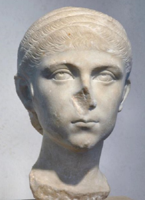 Фульвия - влиятельнейшая особа в Древнем Риме, запомнившаяся своей жестокостью и жаждой власти