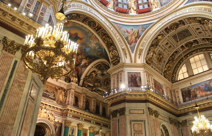 Наш ответ Ватикану: История и легенды Казанского собора