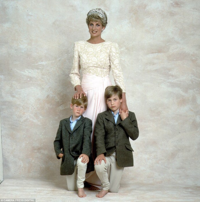 30 фотографий из архива британской королевской семьи, сделанных лордом Сноудоном