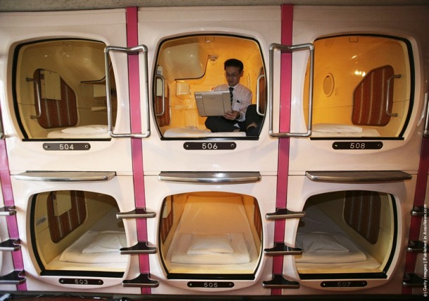 www.amusingplanet.com-capsule-hotel-3