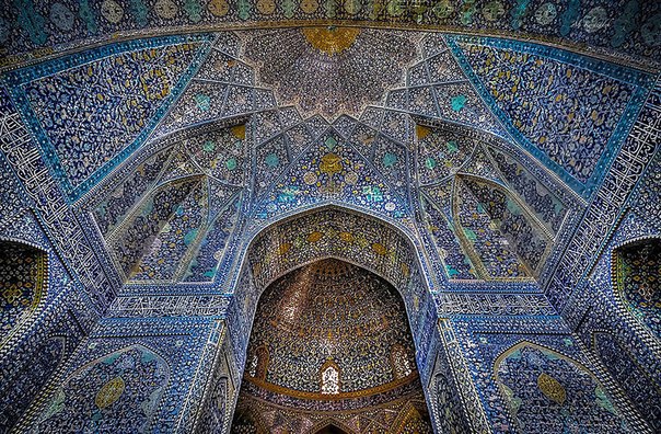 Завораживающие потолки исламских храмов